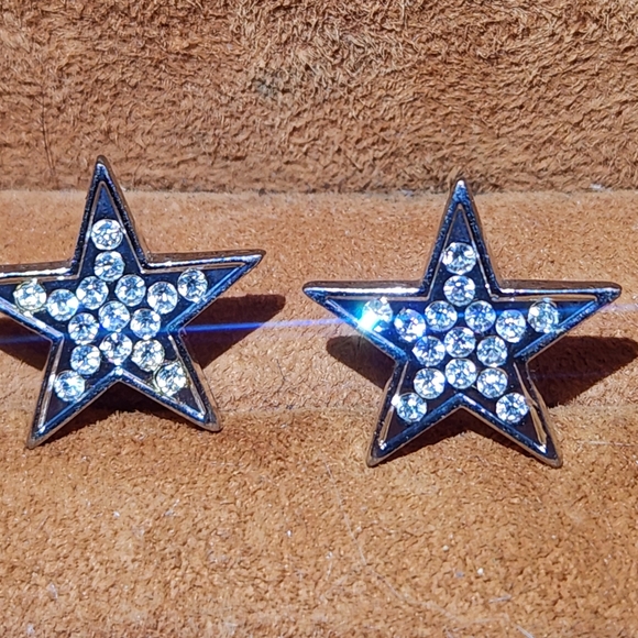 Kenneth Jay Lane Silver Star Earrings - Picture 1 of 4